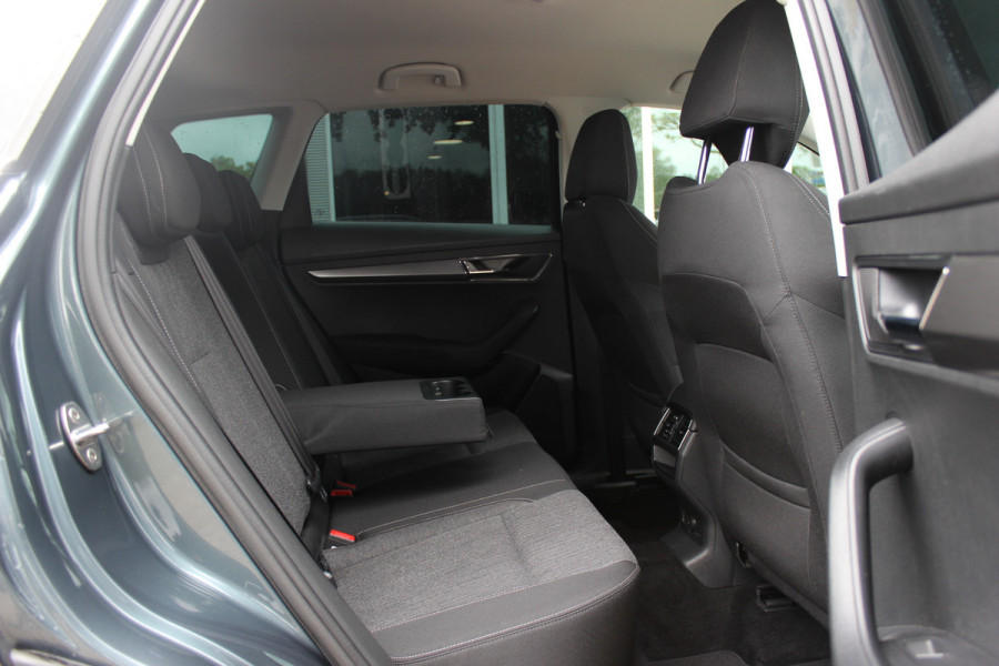 Škoda Karoq 1.5 TSI ACT Style Business / Trekhaak / Camera / Keyless / CarPlay / 18'' / Canton Audio / DAB / Stoelverwarming / Cruise Control Adaptief