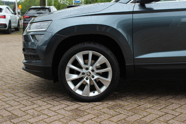 Škoda Karoq 1.5 TSI ACT Style Business / Trekhaak / Camera / Keyless / CarPlay / 18'' / Canton Audio / DAB / Stoelverwarming / Cruise Control Adaptief