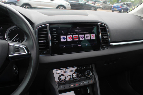 Škoda Karoq 1.5 TSI ACT Style Business / Trekhaak / Camera / Keyless / CarPlay / 18'' / Canton Audio / DAB / Stoelverwarming / Cruise Control Adaptief