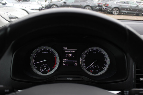 Škoda Karoq 1.5 TSI ACT Style Business / Trekhaak / Camera / Keyless / CarPlay / 18'' / Canton Audio / DAB / Stoelverwarming / Cruise Control Adaptief