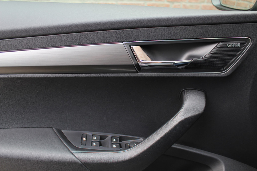 Škoda Karoq 1.5 TSI ACT Style Business / Trekhaak / Camera / Keyless / CarPlay / 18'' / Canton Audio / DAB / Stoelverwarming / Cruise Control Adaptief