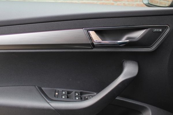Škoda Karoq 1.5 TSI ACT Style Business / Trekhaak / Camera / Keyless / CarPlay / 18'' / Canton Audio / DAB / Stoelverwarming / Cruise Control Adaptief