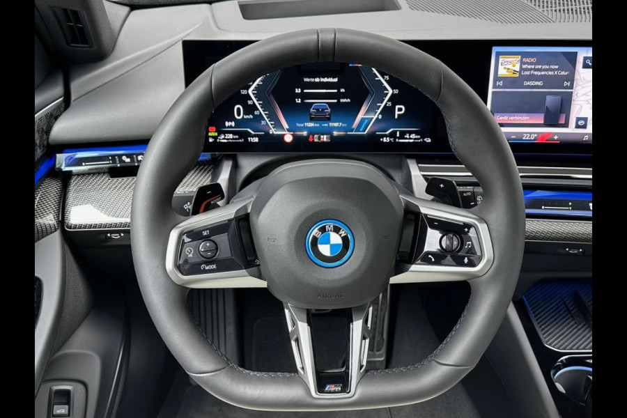 BMW 5 Serie 550e xDrive M-SPORT Pro ** PANO, MERINO LEDER, STOELVENT, B&W Sound, 21-inch LMV ** Ex. BMW AG - 26k onder NP ** ** INFORMEER OOK NAAR ONZE AANTREKKELIJKE FINANCIAL-LEASE TARIEVEN **