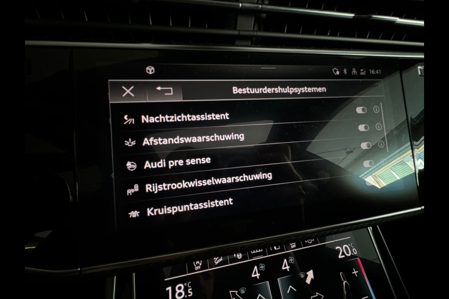 Audi RSQ8 4.0 TFSI quattro Pano|Ceramic|Akrapovic|Carbon|BTW