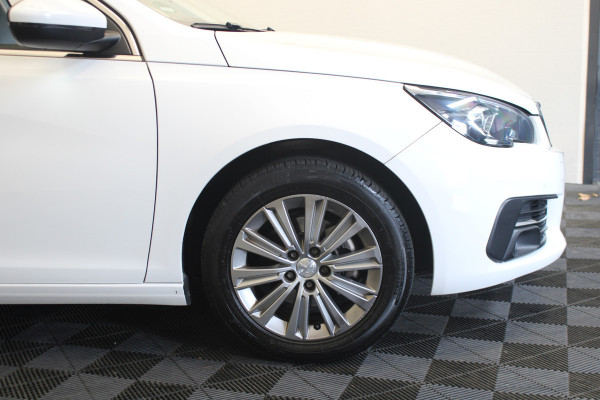 Peugeot 308 SW 1.2 PureTech Blue Lease Premium |Pano|Navi|Camera|