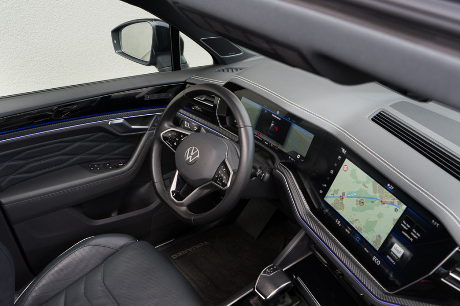 Volkswagen Touareg 3.0 TSi eHybrid 4MOTION / Puglia / Standkachel/ Luchtvering/ Panoramadak/ Trekhaak/ 280kW (381PK)