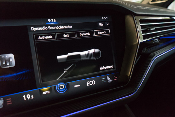 Volkswagen Touareg 3.0 TSi eHybrid 4MOTION / Puglia / Standkachel/ Luchtvering/ Panoramadak/ Trekhaak/ 280kW (381PK)