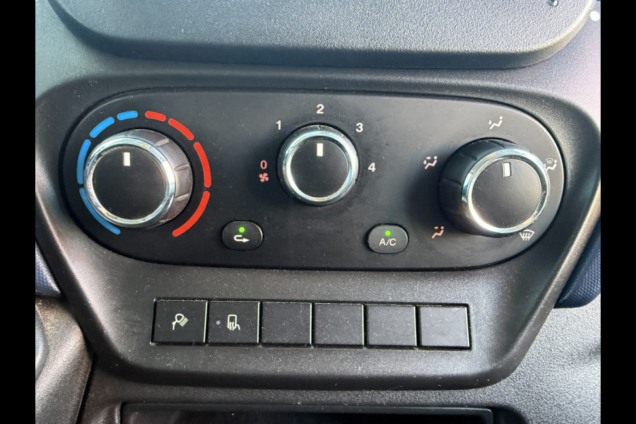 Iveco Daily 35S16 2.3 Automaat L2H2 Airco Cruise Control Navigatie Luchtgeveerde stoel