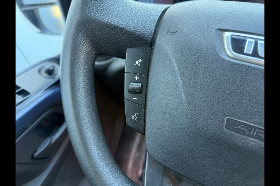 Iveco Daily 35S16 2.3 Automaat L2H2 Airco Cruise Control Navigatie Luchtgeveerde stoel