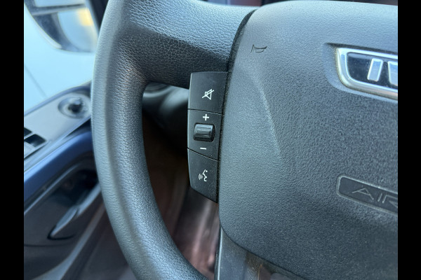 Iveco Daily 35S16 2.3 Automaat L2H2 Airco Cruise Control Navigatie Luchtgeveerde stoel