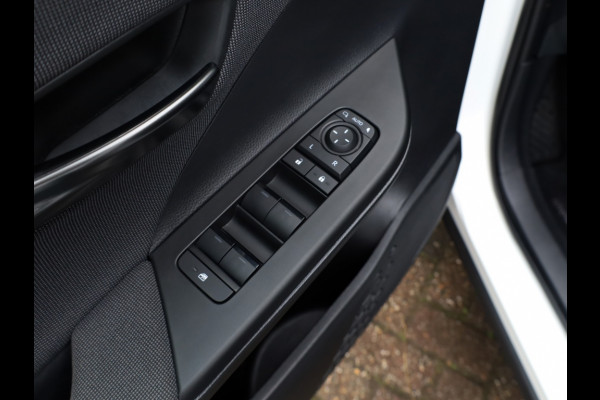 Toyota C-HR 2.0 PHEV 220 Dynamic | Bi-Tone | Dodehoek | Premium Navigatie