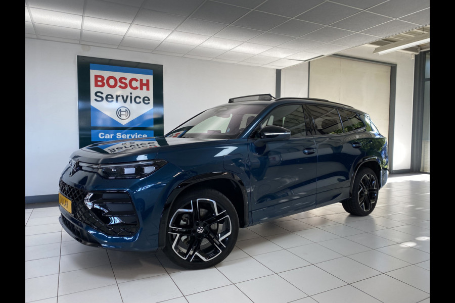 Volkswagen Tayron 1.5 eHybrid R-Line Edition 272 PK Panoramadak / Trekhaak / matrix led / Carplay