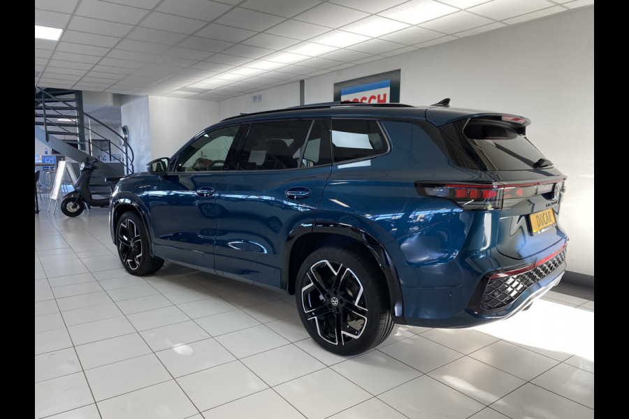Volkswagen Tayron 1.5 eHybrid R-Line Edition 272 PK Panoramadak / Trekhaak / matrix led / Carplay