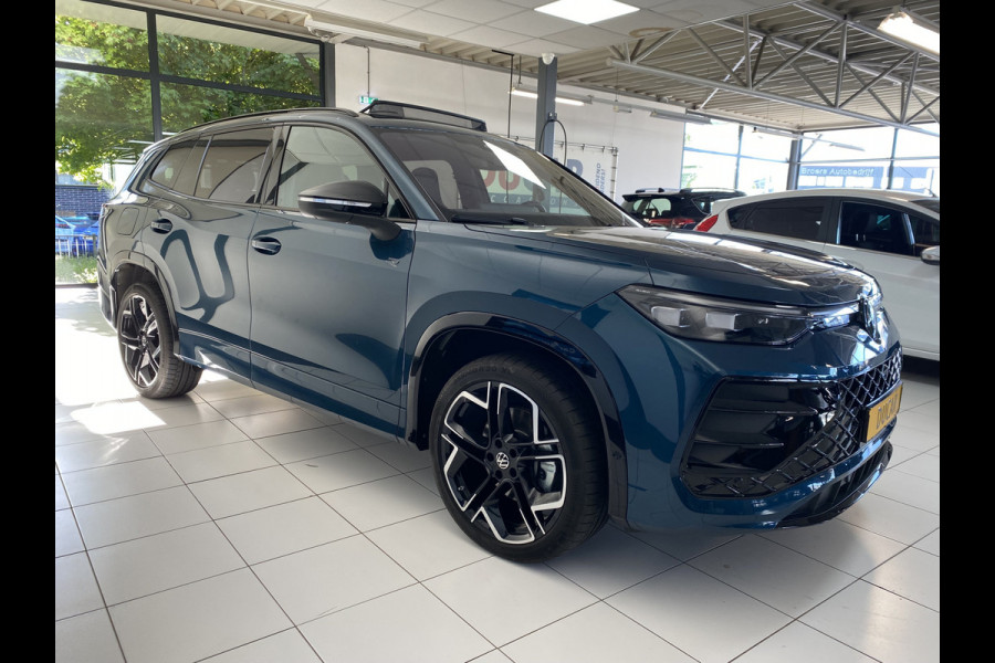 Volkswagen Tayron 1.5 eHybrid R-Line Edition 272 PK Panoramadak / Trekhaak / matrix led / Carplay