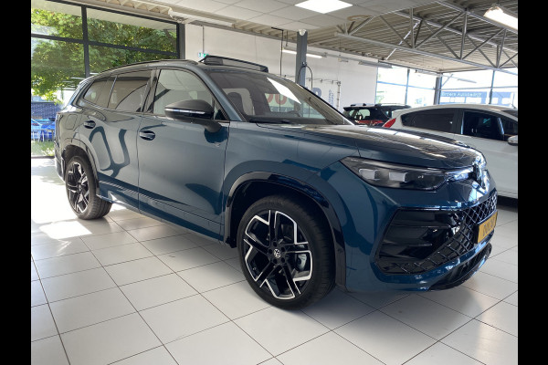 Volkswagen Tayron 1.5 eHybrid R-Line Edition 272 PK Panoramadak / Trekhaak / matrix led / Carplay