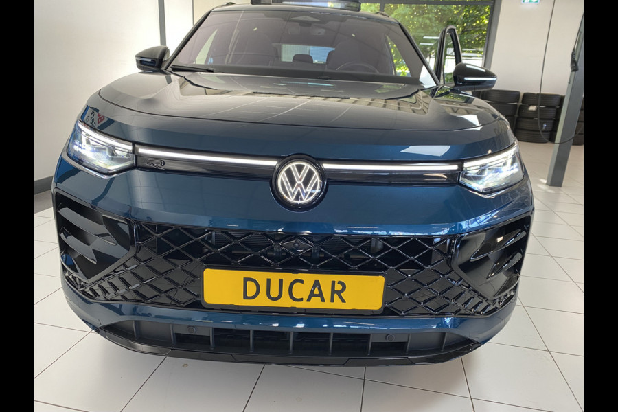 Volkswagen Tayron 1.5 eHybrid R-Line Edition 272 PK Panoramadak / Trekhaak / matrix led / Carplay