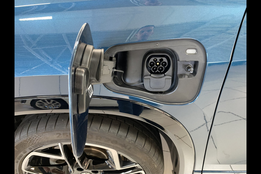 Volkswagen Tayron 1.5 eHybrid R-Line Edition 272 PK Panoramadak / Trekhaak / matrix led / Carplay
