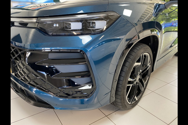 Volkswagen Tayron 1.5 eHybrid R-Line Edition 272 PK Panoramadak / Trekhaak / matrix led / Carplay