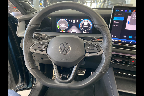 Volkswagen Tayron 1.5 eHybrid R-Line Edition 272 PK Panoramadak / Trekhaak / matrix led / Carplay