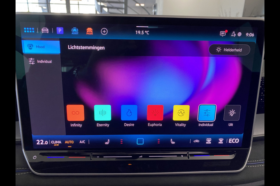 Volkswagen Tayron 1.5 eHybrid R-Line Edition 272 PK Panoramadak / Trekhaak / matrix led / Carplay