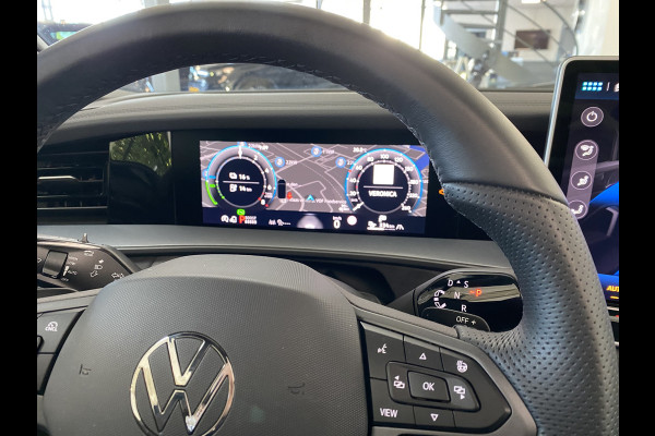 Volkswagen Tayron 1.5 eHybrid R-Line Edition 272 PK Panoramadak / Trekhaak / matrix led / Carplay