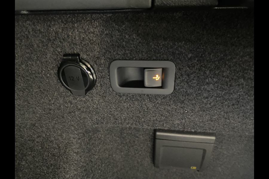 Volkswagen Tayron 1.5 eHybrid R-Line Edition 272 PK Panoramadak / Trekhaak / matrix led / Carplay