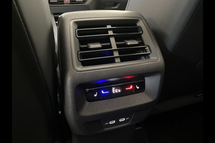 Volkswagen Tayron 1.5 eHybrid R-Line Edition 272 PK Panoramadak / Trekhaak / matrix led / Carplay