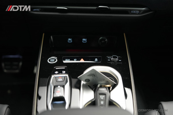 Audi A6 Avant 2.0 e-hybrid Quattro S-Edition Competition | Vol optie! | Alcantara hemel | 4wiel besturing | Luchtvering