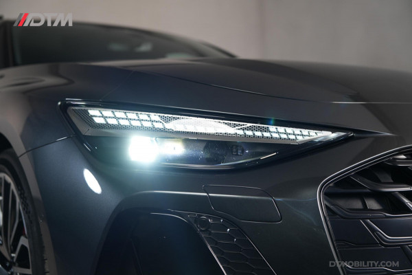 Audi A6 Avant 2.0 e-hybrid Quattro S-Edition Competition | Vol optie! | Alcantara hemel | 4wiel besturing | Luchtvering
