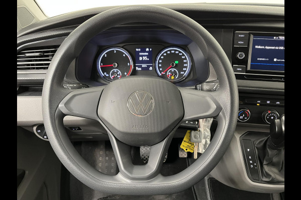 Volkswagen Transporter 2.0 TDI L2H1 150PK Automaat Airco Cruise Control Apple Carplay Verwarmbare stoel en vooruit