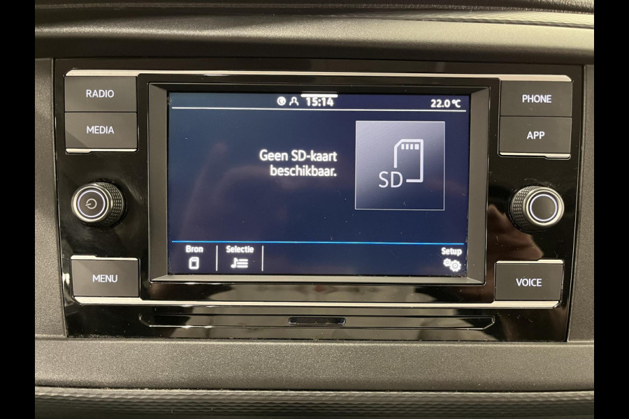 Volkswagen Transporter 2.0 TDI L2H1 150PK Automaat Airco Cruise Control Apple Carplay Verwarmbare stoel en vooruit