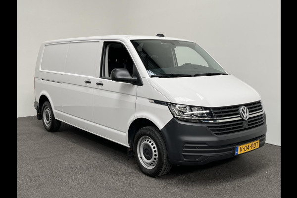Volkswagen Transporter 2.0 TDI L2H1 150PK Automaat Airco Cruise Control Apple Carplay Verwarmbare stoel en vooruit