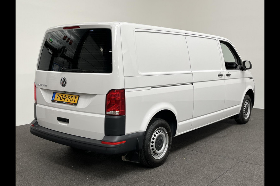 Volkswagen Transporter 2.0 TDI L2H1 150PK Automaat Airco Cruise Control Apple Carplay Verwarmbare stoel en vooruit