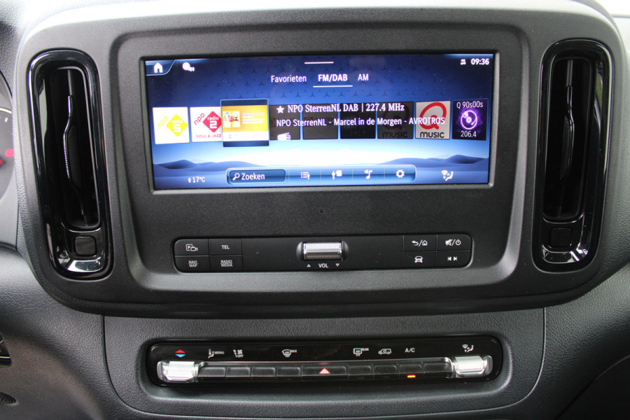 Mercedes-Benz Vito 119 CDI / Aut / Lang / DC / 2x Schuifdeur / Leer / Led / Camera / Vol Opties / NIEUWSTAAT