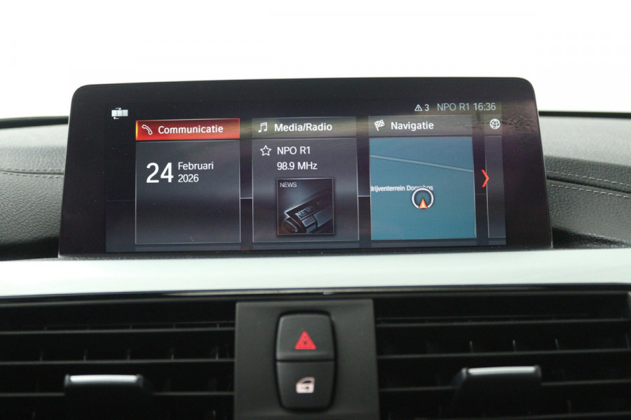 BMW 3 Serie Touring 320i Edition M Sport Shadow High Executive (PANORAMADAK, CAMERA, STOELVERWARMING, PARKEERSENSOREN)