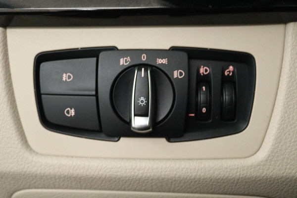 BMW 3 Serie Touring 320i Edition M Sport Shadow High Executive (PANORAMADAK, CAMERA, STOELVERWARMING, PARKEERSENSOREN)
