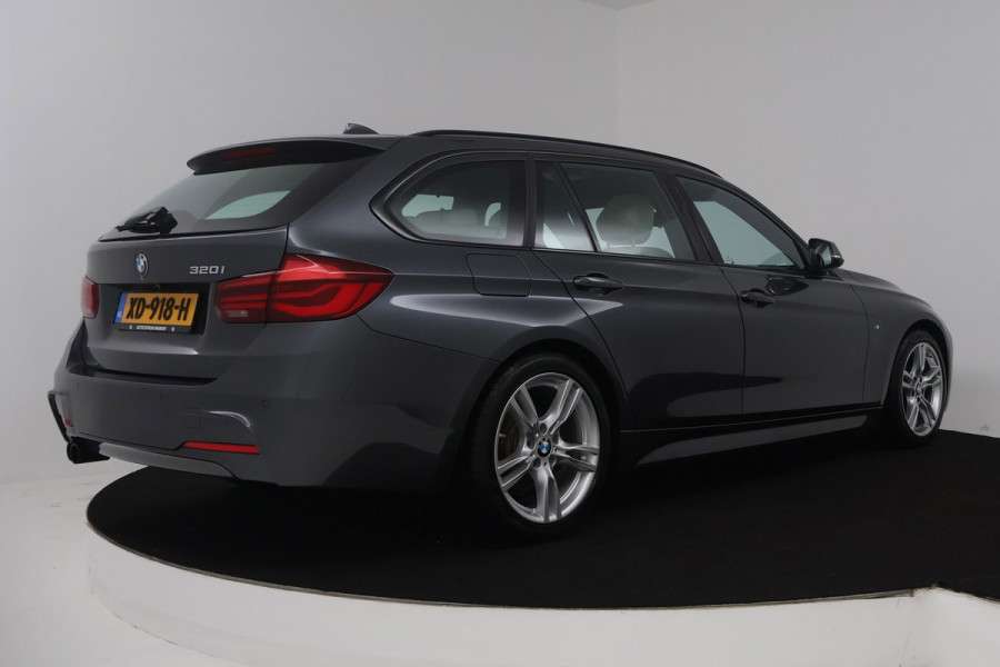 BMW 3 Serie Touring 320i Edition M Sport Shadow High Executive (PANORAMADAK, CAMERA, STOELVERWARMING, PARKEERSENSOREN)
