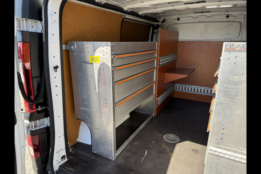 Renault Trafic 2.0 dCi 146 PK / AUTOMAAT / L1H1 / 1e EIG. / 2x SCHUIFDEUR / INRICHTING / CAMERA / 3-ZITS
