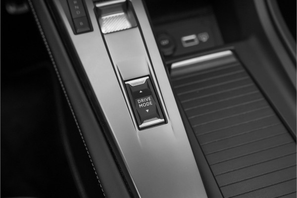 Peugeot 308 1.6 Hybrid 225 GT Pack Business Pano ACC Focal 360° 18"
