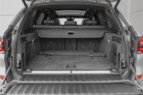 BMW X5 xDrive50e M-Sport Pro Driving Ass Pro Stoelvent H&K Iconic Glow Trekhaak Frozen