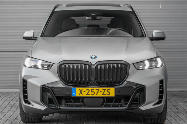 BMW X5 xDrive50e M-Sport Pro Driving Ass Pro Stoelvent H&K Iconic Glow Trekhaak Frozen