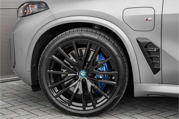 BMW X5 xDrive50e M-Sport Pro Driving Ass Pro Stoelvent H&K Iconic Glow Trekhaak Frozen
