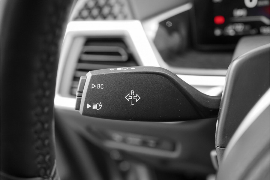BMW X5 xDrive50e M-Sport Pro Driving Ass Pro Stoelvent H&K Iconic Glow Trekhaak Frozen
