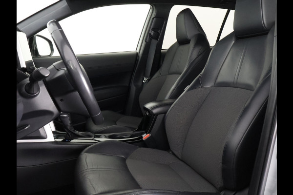 Toyota Corolla Cross 2.0 High Power Hybrid First Edition | Apple Carplay & AndroidAUTO | Stoelverwarming | BSM | Elektrische kofferbak |