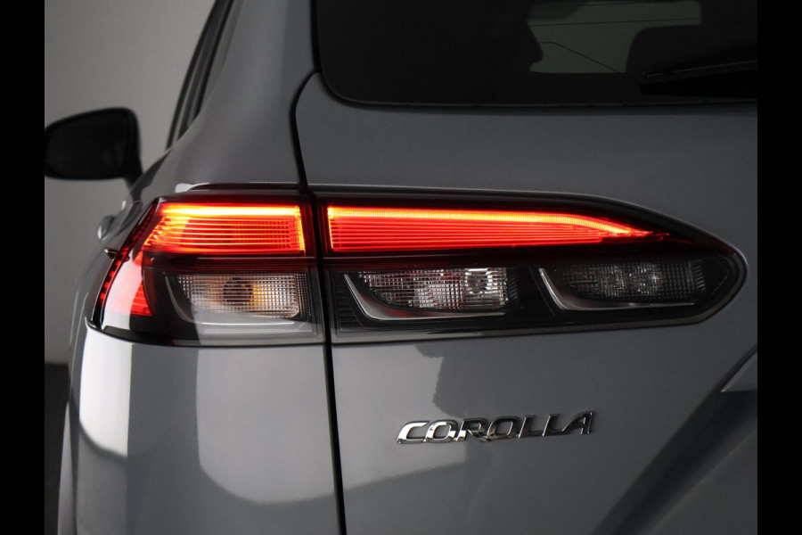 Toyota Corolla Cross 2.0 High Power Hybrid First Edition | Apple Carplay & AndroidAUTO | Stoelverwarming | BSM | Elektrische kofferbak |