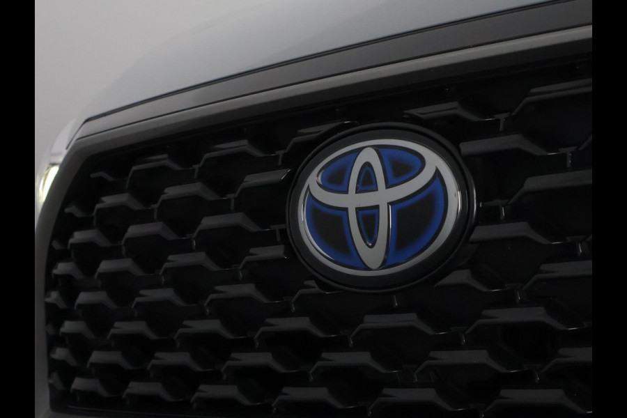 Toyota Corolla Cross 2.0 High Power Hybrid First Edition | Apple Carplay & AndroidAUTO | Stoelverwarming | BSM | Elektrische kofferbak |