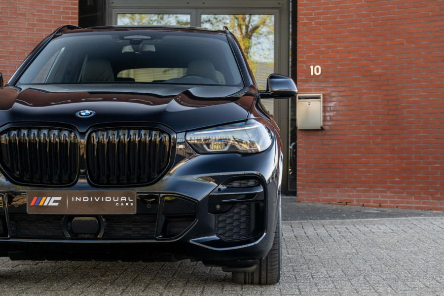 BMW X5 xDrive45e M-Sport 4-Wielsturing Laser HuD Pano 360