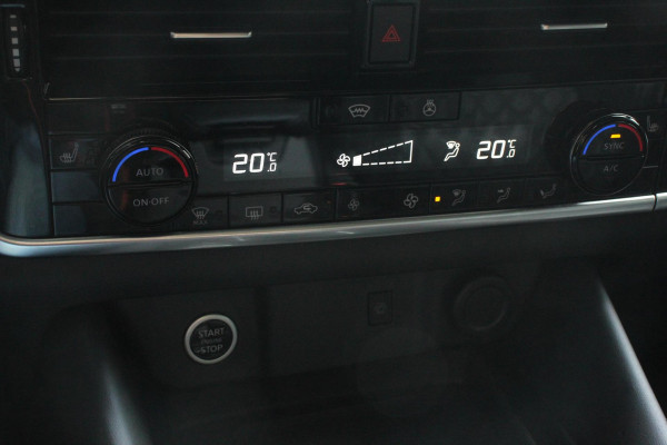 Nissan QASHQAI 1.3 MHEV DIG-T 158pk Xtronic Tekna+ Navigatie Apple Carplay/Android Auto Parkeersensoren 360 camera Adaptive cruise control Elektrisch panoramadak achterklep en bestuurderstoel Stoel-en stuurverwarming