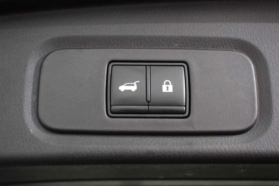 Nissan QASHQAI 1.3 MHEV DIG-T 158pk Xtronic Tekna+ Navigatie Apple Carplay/Android Auto Parkeersensoren 360 camera Adaptive cruise control Elektrisch panoramadak achterklep en bestuurderstoel Stoel-en stuurverwarming