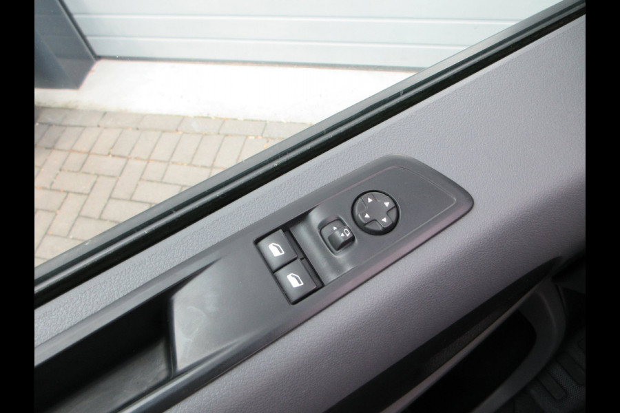 Opel Vivaro 2.0cdti, 122pk, Automaat, 2x Schuifdeur, Camera, Navigatie.